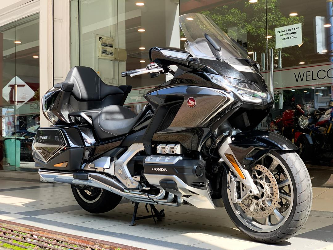 HONDA GL 1800 Goldwing TOUR DCT