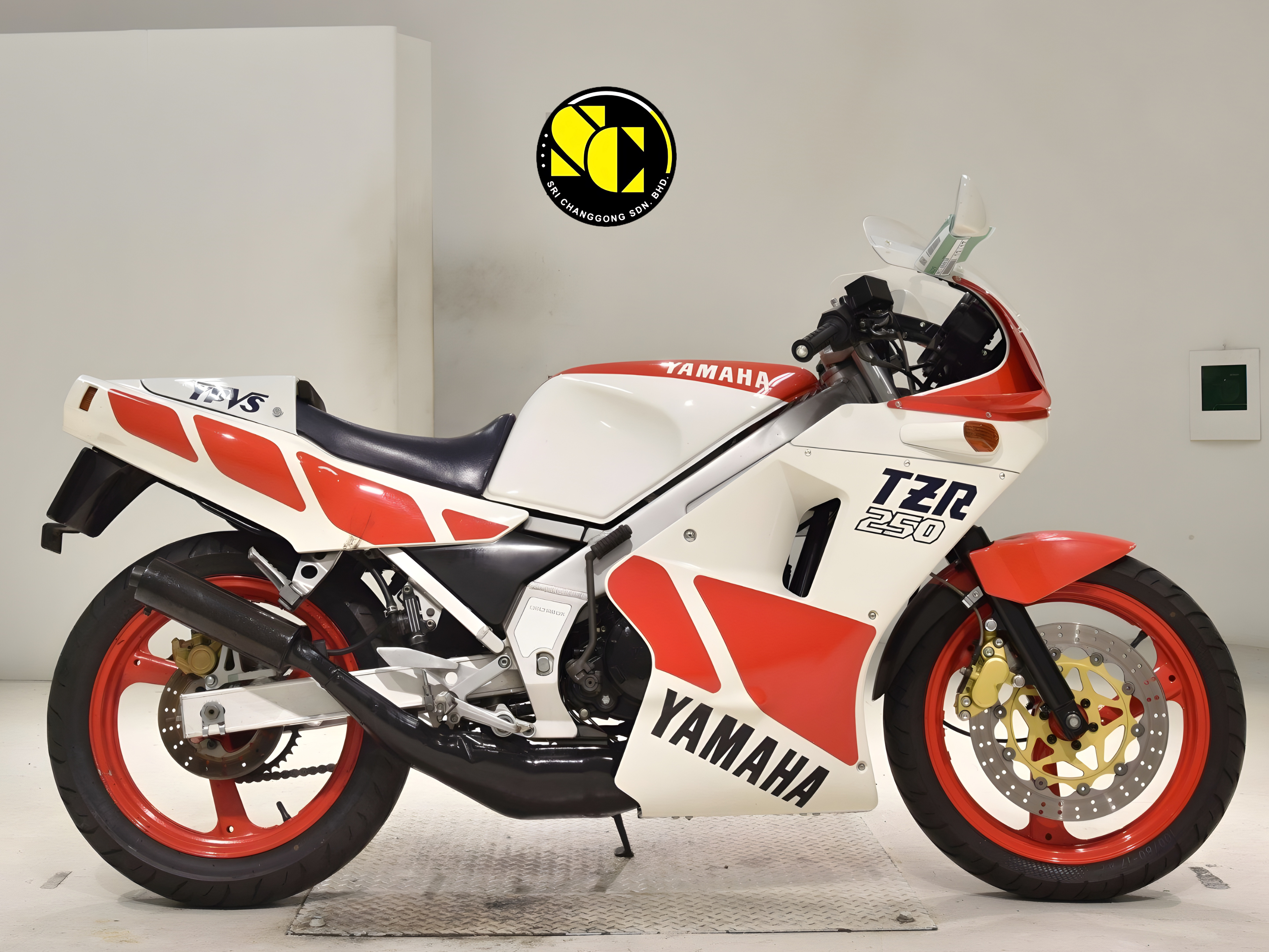 YAMAHA TZR250 1KT