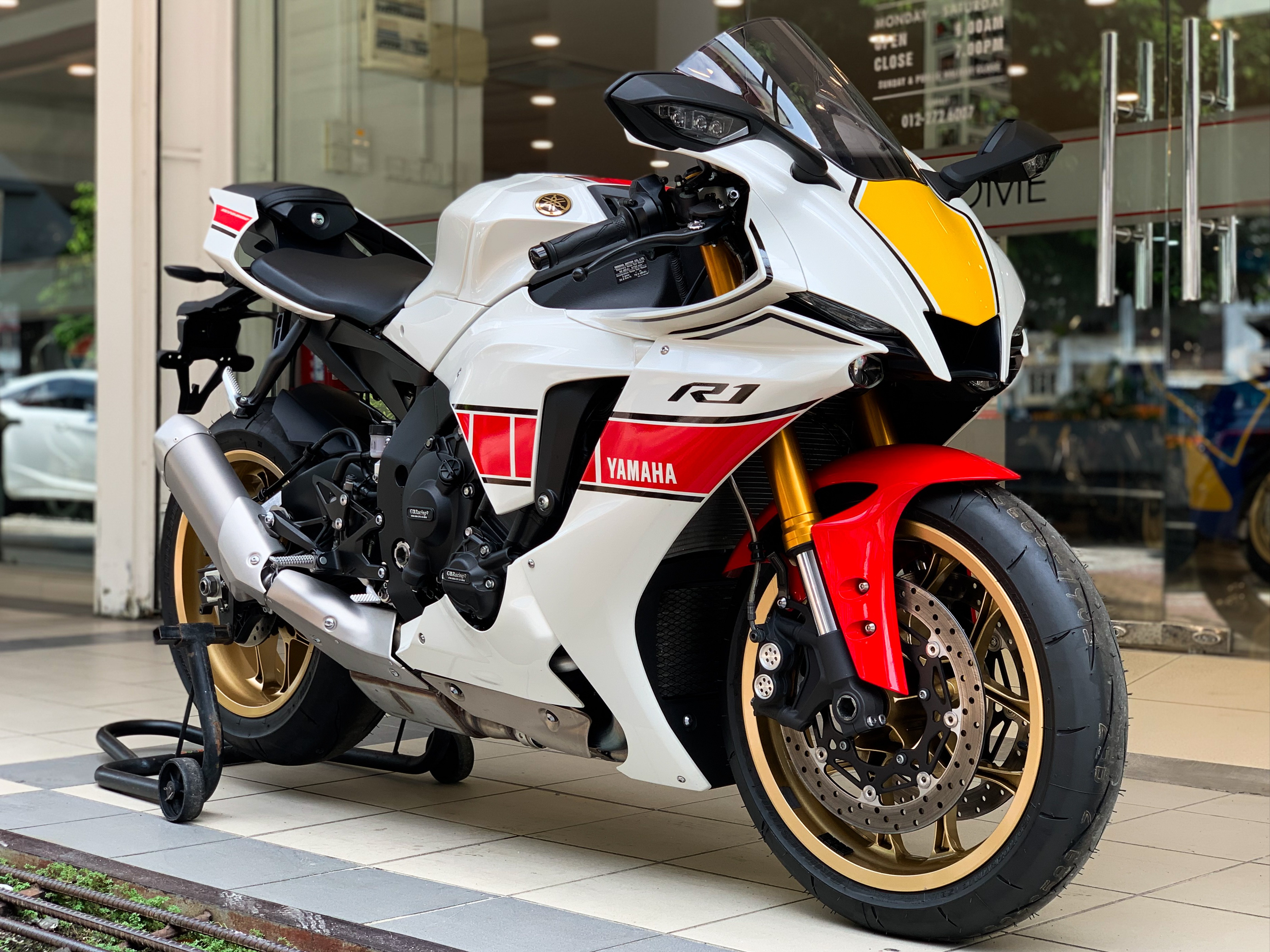  Yamaha YZF-R1 World GP 60th Anniversary