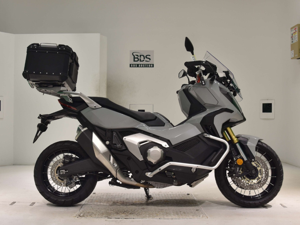 HONDA X-ADV 750 V2