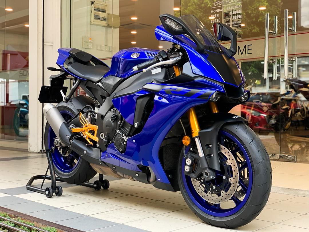 YAMAHA YZF-R1
