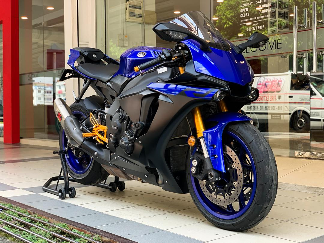 YAMAHA YZF-R1