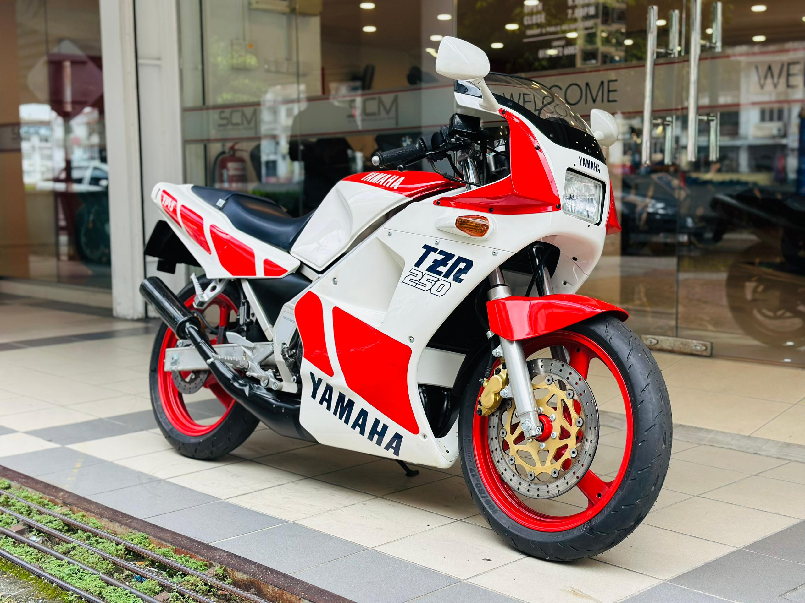 YAMAHA TZR250 1KT