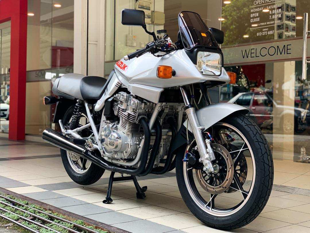 SUZUKI GSX750 S KATANA