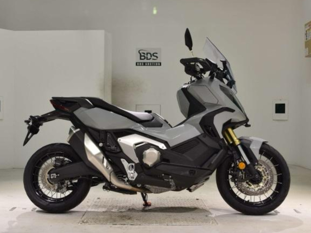 HONDA X-ADV 750 V2
