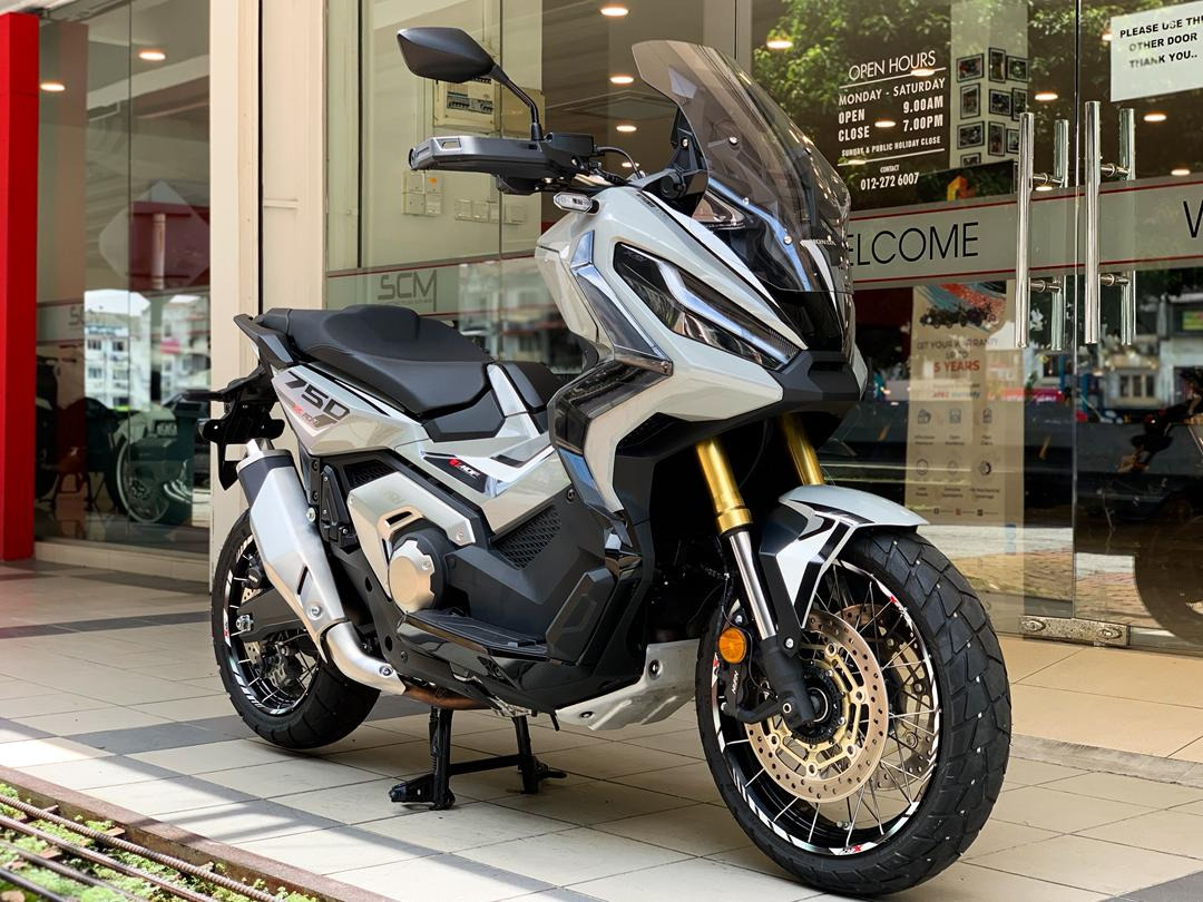 HONDA X-ADV 750 V2